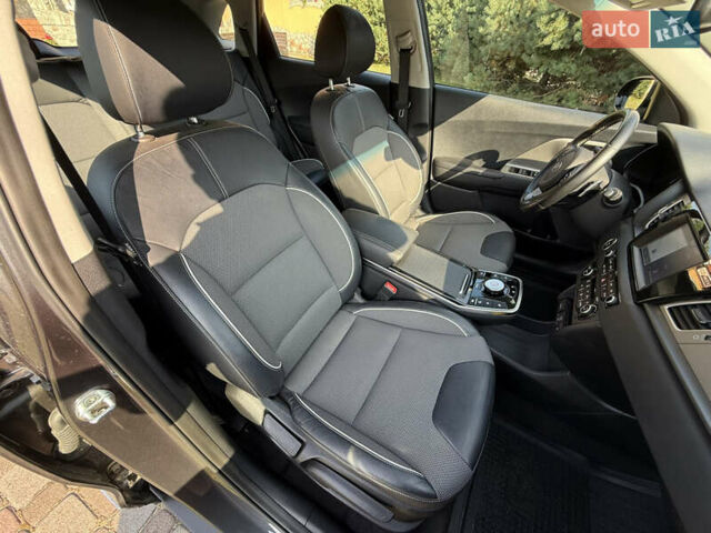 Серый Киа Niro, объемом двигателя 0 л и пробегом 158 тыс. км за 17800 $, фото 35 на Automoto.ua