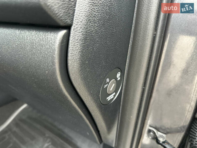 Серый Киа Niro, объемом двигателя 0 л и пробегом 157 тыс. км за 16999 $, фото 49 на Automoto.ua