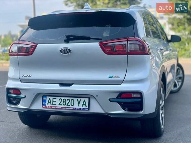 Серый Киа Niro, объемом двигателя 0 л и пробегом 27 тыс. км за 24444 $, фото 7 на Automoto.ua