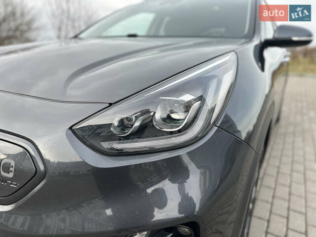 Серый Киа Niro, объемом двигателя 0 л и пробегом 157 тыс. км за 16999 $, фото 11 на Automoto.ua