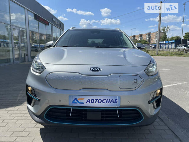 Сірий Кіа Niro, об'ємом двигуна 0 л та пробігом 129 тис. км за 19999 $, фото 4 на Automoto.ua