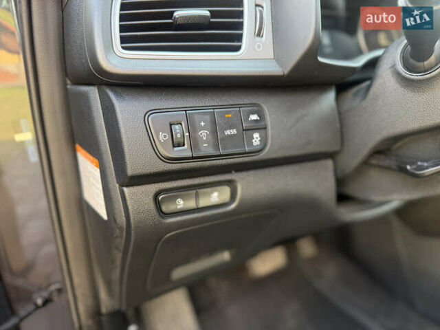 Серый Киа Niro, объемом двигателя 0 л и пробегом 158 тыс. км за 17800 $, фото 27 на Automoto.ua