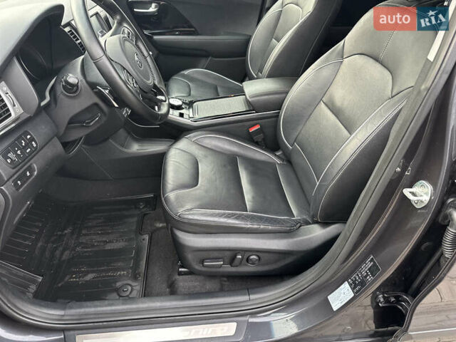 Серый Киа Niro, объемом двигателя 0 л и пробегом 157 тыс. км за 16999 $, фото 36 на Automoto.ua