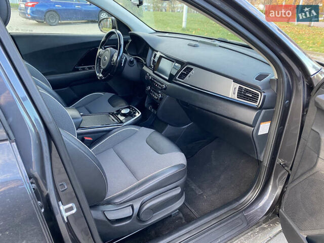 Сірий Кіа Niro, об'ємом двигуна 0 л та пробігом 295 тис. км за 15700 $, фото 14 на Automoto.ua