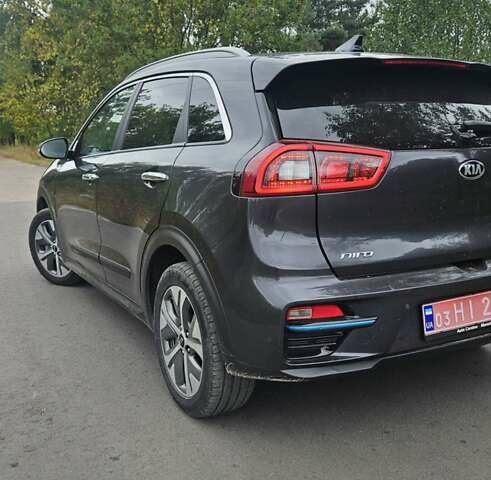 Серый Киа Niro, объемом двигателя 0 л и пробегом 147 тыс. км за 16500 $, фото 7 на Automoto.ua
