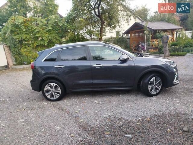 Сірий Кіа Niro, об'ємом двигуна 0 л та пробігом 92 тис. км за 19800 $, фото 4 на Automoto.ua