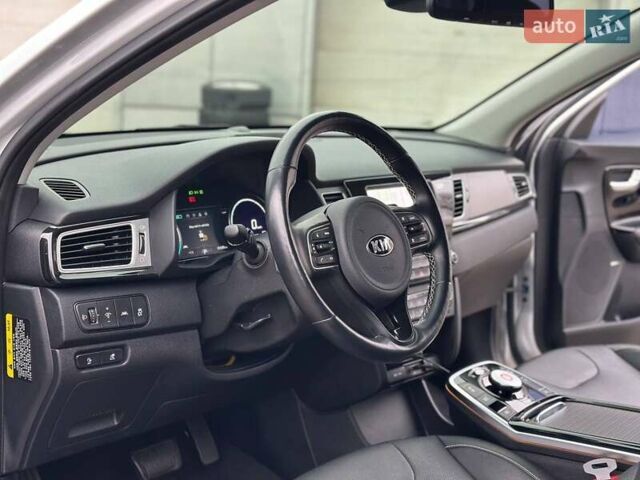 Серый Киа Niro, объемом двигателя 0 л и пробегом 27 тыс. км за 24444 $, фото 35 на Automoto.ua
