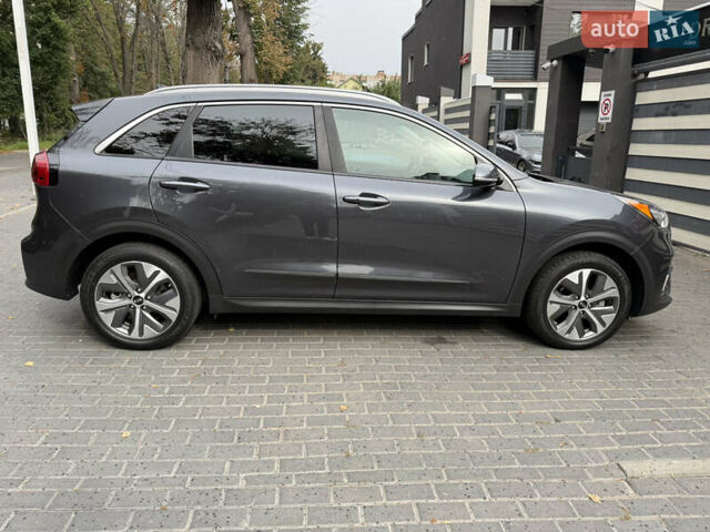 Сірий Кіа Niro, об'ємом двигуна 0 л та пробігом 65 тис. км за 16700 $, фото 5 на Automoto.ua