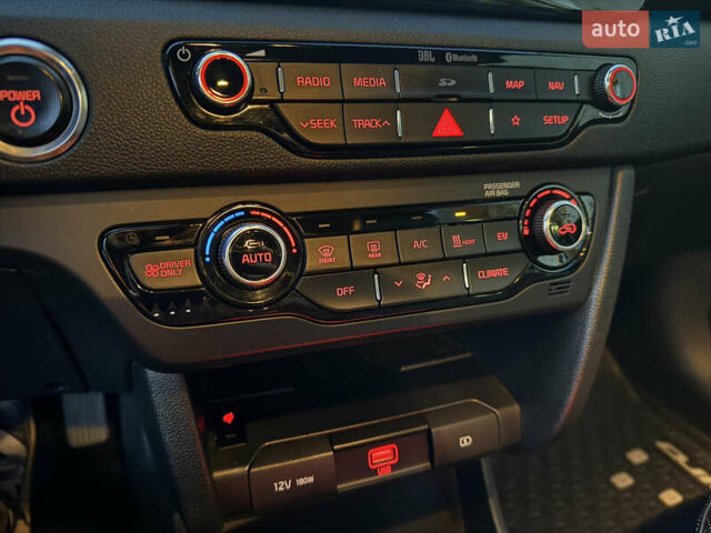 Серый Киа Niro, объемом двигателя 0 л и пробегом 157 тыс. км за 17900 $, фото 22 на Automoto.ua