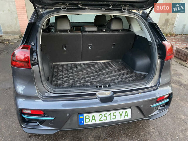 Серый Киа Niro, объемом двигателя 0 л и пробегом 105 тыс. км за 18100 $, фото 4 на Automoto.ua