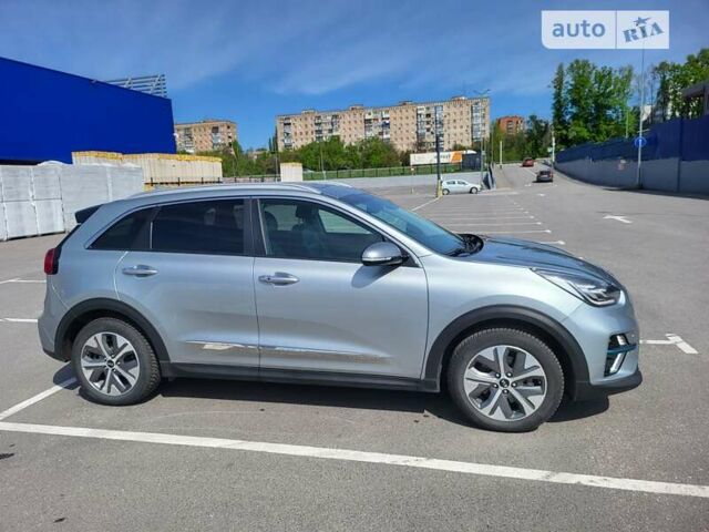 Сірий Кіа Niro, об'ємом двигуна 0 л та пробігом 129 тис. км за 19900 $, фото 13 на Automoto.ua