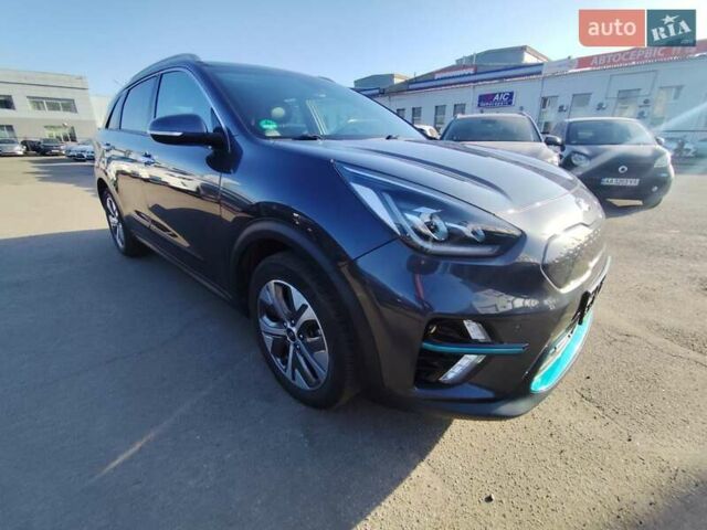 Серый Киа Niro, объемом двигателя 0 л и пробегом 129 тыс. км за 18555 $, фото 6 на Automoto.ua