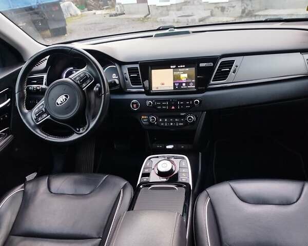 Сірий Кіа Niro, об'ємом двигуна 0 л та пробігом 92 тис. км за 19800 $, фото 18 на Automoto.ua