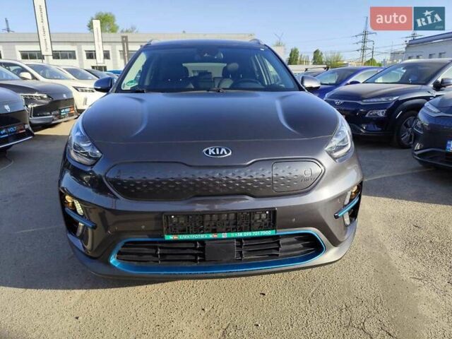 Серый Киа Niro, объемом двигателя 0 л и пробегом 129 тыс. км за 18555 $, фото 4 на Automoto.ua