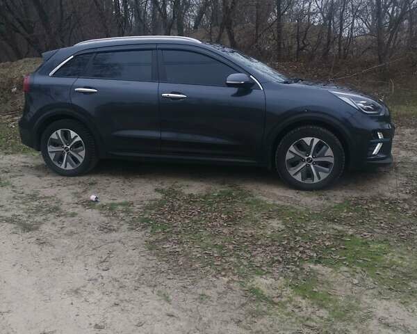 Серый Киа Niro, объемом двигателя 0 л и пробегом 179 тыс. км за 15800 $, фото 6 на Automoto.ua