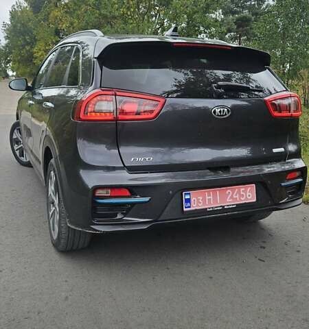 Серый Киа Niro, объемом двигателя 0 л и пробегом 147 тыс. км за 16500 $, фото 5 на Automoto.ua