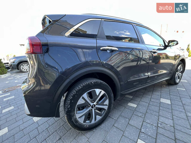 Сірий Кіа Niro, об'ємом двигуна 0 л та пробігом 92 тис. км за 18800 $, фото 7 на Automoto.ua