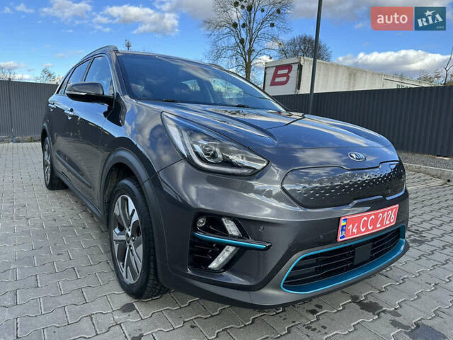 Серый Киа Niro, объемом двигателя 0 л и пробегом 106 тыс. км за 17500 $, фото 3 на Automoto.ua