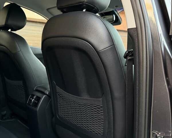 Сірий Кіа Niro, об'ємом двигуна 0 л та пробігом 118 тис. км за 20499 $, фото 72 на Automoto.ua