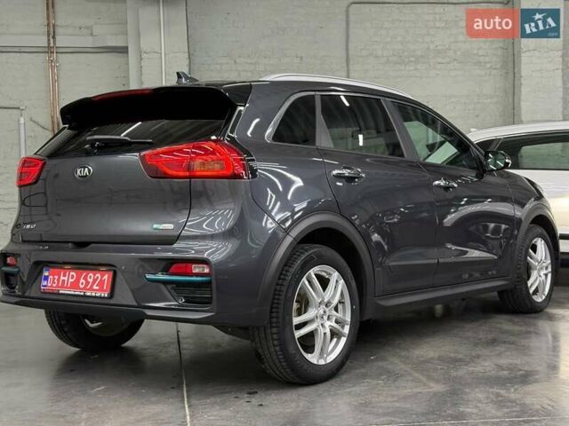 Серый Киа Niro, объемом двигателя 0 л и пробегом 153 тыс. км за 18558 $, фото 6 на Automoto.ua