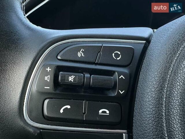 Сірий Кіа Niro, об'ємом двигуна 0 л та пробігом 76 тис. км за 22700 $, фото 23 на Automoto.ua