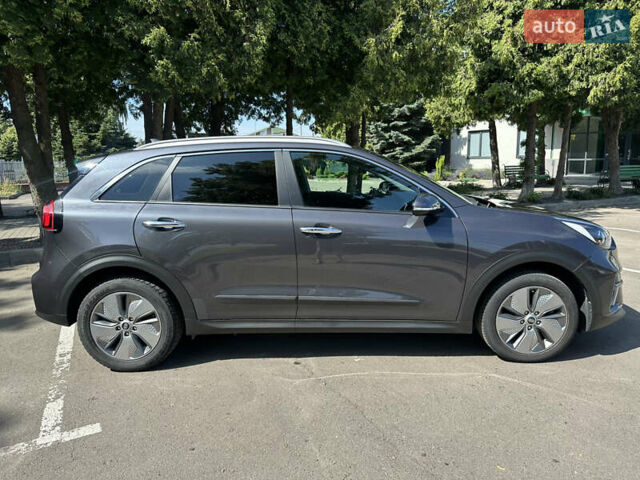 Сірий Кіа Niro, об'ємом двигуна 0 л та пробігом 143 тис. км за 17900 $, фото 12 на Automoto.ua