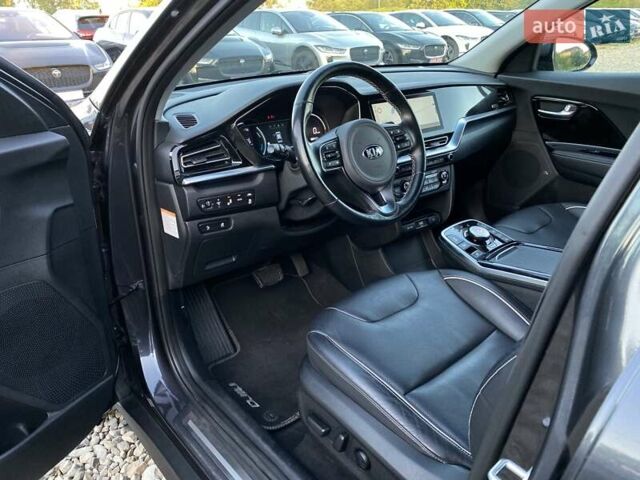 Сірий Кіа Niro, об'ємом двигуна 0 л та пробігом 107 тис. км за 21950 $, фото 35 на Automoto.ua