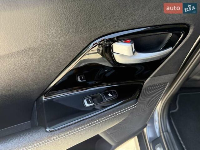 Сірий Кіа Niro, об'ємом двигуна 0 л та пробігом 82 тис. км за 20500 $, фото 20 на Automoto.ua