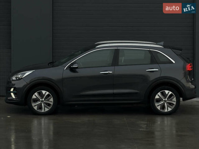 Серый Киа Niro, объемом двигателя 0 л и пробегом 164 тыс. км за 17550 $, фото 17 на Automoto.ua