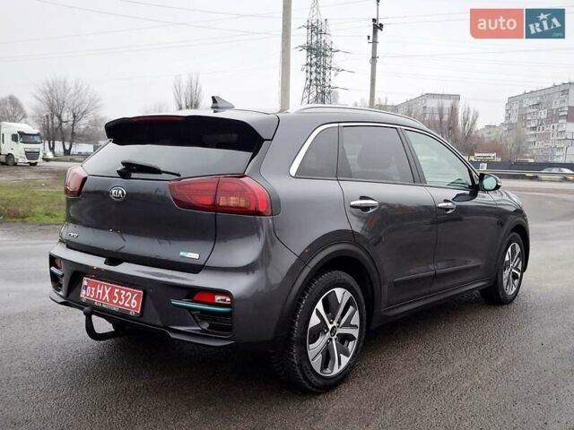 Серый Киа Niro, объемом двигателя 0 л и пробегом 150 тыс. км за 19300 $, фото 7 на Automoto.ua