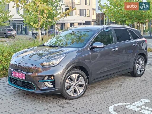 Киа Niro 2020 в Ровно на Automoto.ua Серый Киа Niro, объемом двигателя 0 л и пробегом 125 тыс. км за 19850 $, фото 5 на Automoto.ua