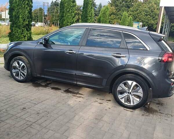 Серый Киа Niro, объемом двигателя 0 л и пробегом 170 тыс. км за 18600 $, фото 16 на Automoto.ua