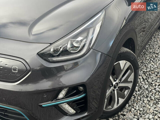 Серый Киа Niro, объемом двигателя 0 л и пробегом 112 тыс. км за 20800 $, фото 7 на Automoto.ua