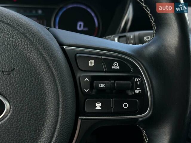 Сірий Кіа Niro, об'ємом двигуна 0 л та пробігом 97 тис. км за 22600 $, фото 27 на Automoto.ua
