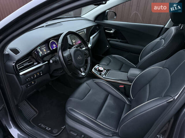 Серый Киа Niro, объемом двигателя 0 л и пробегом 159 тыс. км за 19800 $, фото 23 на Automoto.ua