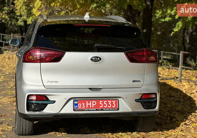 Сірий Кіа Niro, об'ємом двигуна 0 л та пробігом 115 тис. км за 21913 $, фото 3 на Automoto.ua