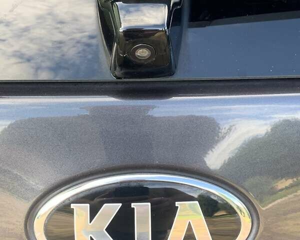 Сірий Кіа Niro, об'ємом двигуна 0 л та пробігом 73 тис. км за 18900 $, фото 9 на Automoto.ua
