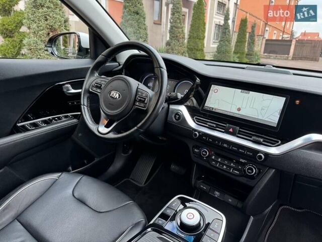 Сірий Кіа Niro, об'ємом двигуна 0 л та пробігом 118 тис. км за 19300 $, фото 112 на Automoto.ua