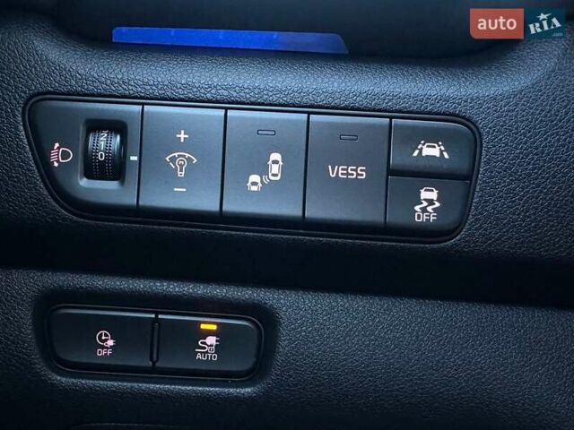 Сірий Кіа Niro, об'ємом двигуна 0 л та пробігом 58 тис. км за 23400 $, фото 41 на Automoto.ua