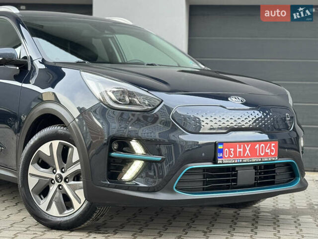 Серый Киа Niro, объемом двигателя 0 л и пробегом 156 тыс. км за 18500 $, фото 41 на Automoto.ua