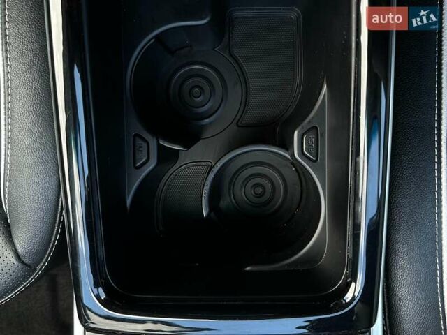 Сірий Кіа Niro, об'ємом двигуна 0 л та пробігом 97 тис. км за 22600 $, фото 41 на Automoto.ua