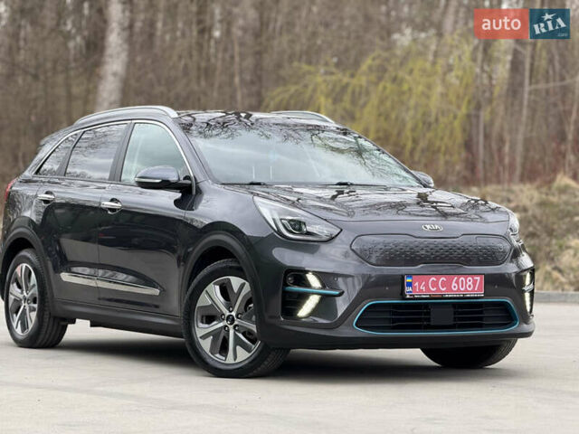 Серый Киа Niro, объемом двигателя 0 л и пробегом 120 тыс. км за 19750 $, фото 1 на Automoto.ua