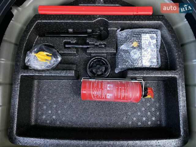 Сірий Кіа Niro, об'ємом двигуна 0 л та пробігом 116 тис. км за 21800 $, фото 103 на Automoto.ua