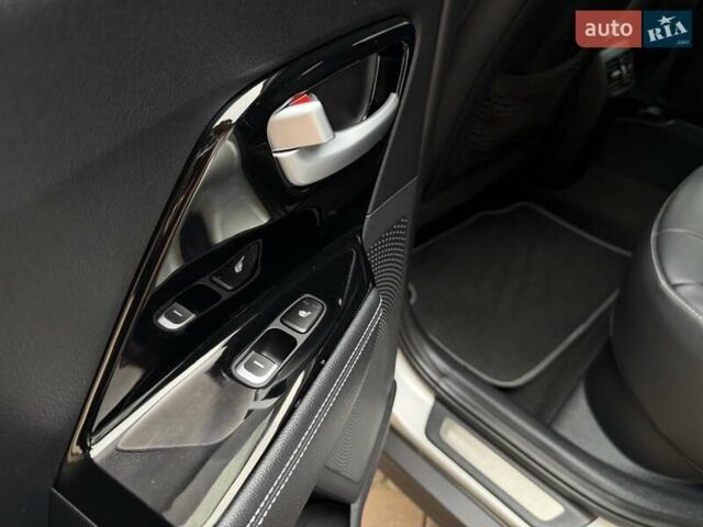 Сірий Кіа Niro, об'ємом двигуна 0 л та пробігом 71 тис. км за 21999 $, фото 59 на Automoto.ua