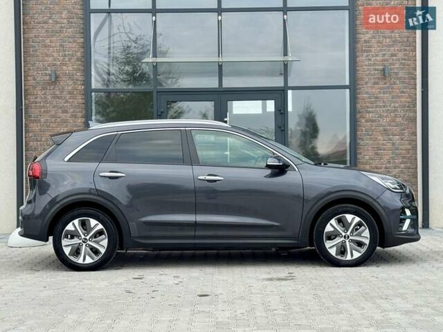 Серый Киа Niro, объемом двигателя 0 л и пробегом 150 тыс. км за 18500 $, фото 14 на Automoto.ua
