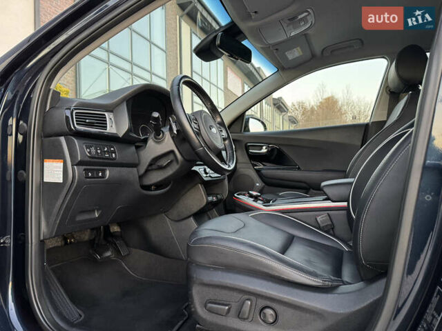 Серый Киа Niro, объемом двигателя 0 л и пробегом 142 тыс. км за 17700 $, фото 46 на Automoto.ua