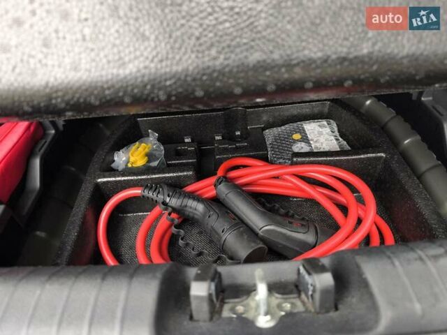 Серый Киа Niro, объемом двигателя 0 л и пробегом 58 тыс. км за 23800 $, фото 20 на Automoto.ua