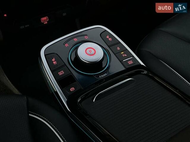 Серый Киа Niro, объемом двигателя 0 л и пробегом 74 тыс. км за 18200 $, фото 49 на Automoto.ua