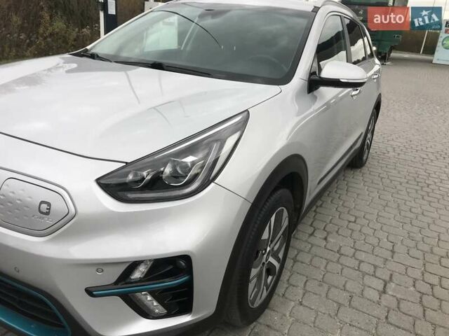 Серый Киа Niro, объемом двигателя 0 л и пробегом 90 тыс. км за 19900 $, фото 12 на Automoto.ua