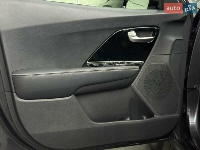 Сірий Кіа Niro, об'ємом двигуна 0 л та пробігом 114 тис. км за 18329 $, фото 12 на Automoto.ua